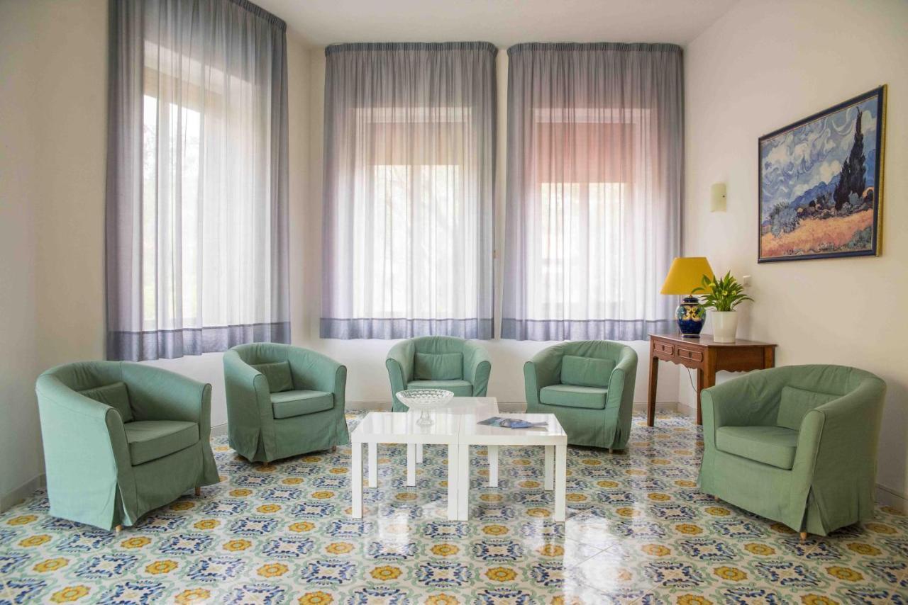 Royal Hotel 3*